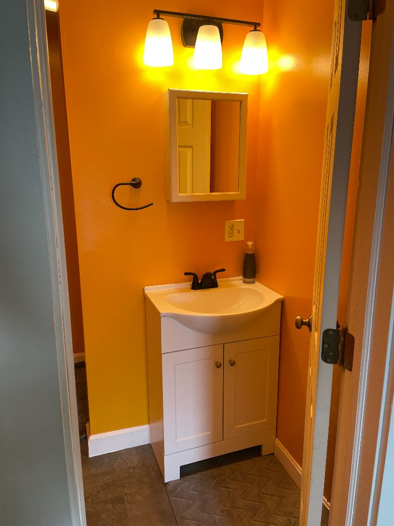 newly redone private 1-bedroom apt -  walk or bike to UVM medical center - Photo 9