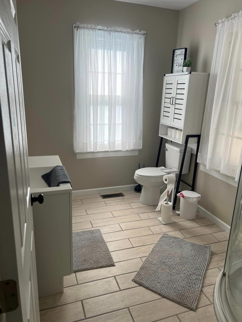 4 bed 2 full bath updated farmhouse - Photo 12