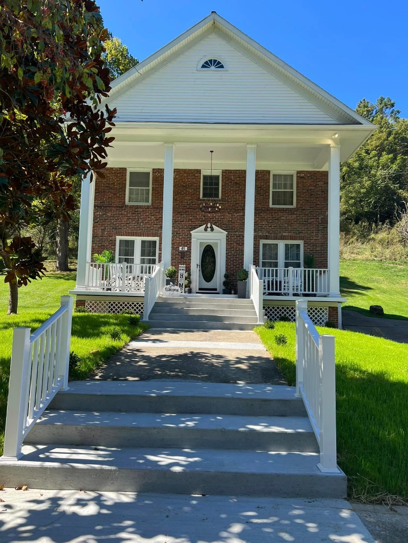 4 bed 2 full bath updated farmhouse - Photo 6