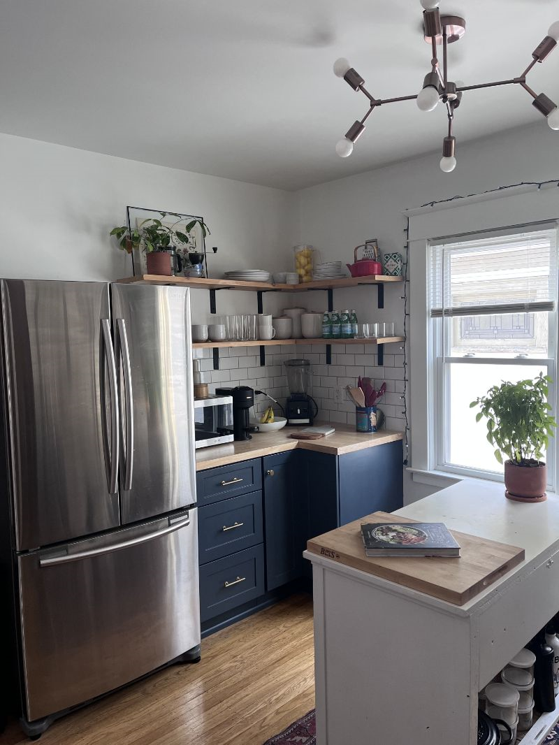 Bright Upstairs Unit in Vibrant North Buffalo - Photo 5