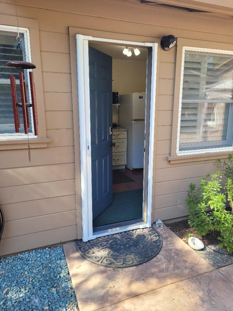 Mays Cottage - Experience Tranquil Living in a Private Cottage with Pool, Hot Tub, and Scenic Surroundings in Stockton, CA - Photo 5