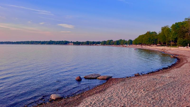 Lakefront home on Grandview Bay - Photo 3