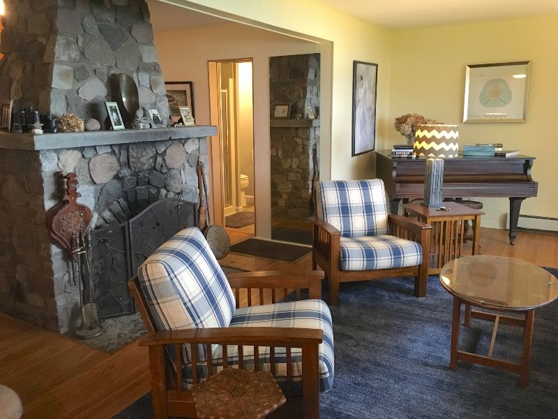 Lakefront home  on Grandview Bay - Photo 8