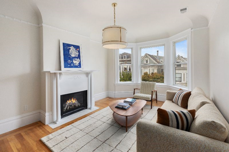 SF VIEWS -- Entire Top Floor 2 BR/1 BA in Ashbury Hghts - Photo 2