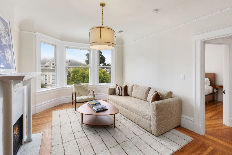 SF VIEWS -- Entire Top Floor 2 BR/1 BA in Ashbury Hghts - Photo 3