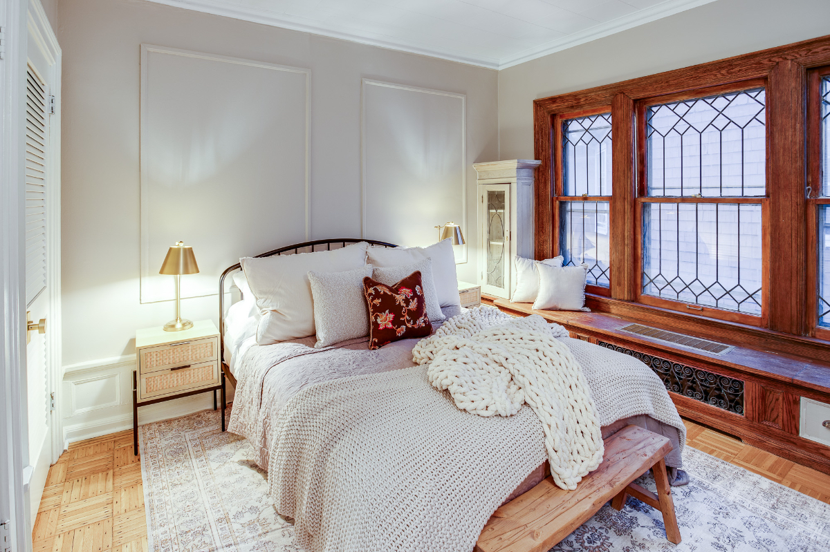 Renovated  Grand 1 Bedroom in Historic Neighborhood - Photo 9
