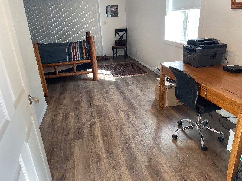 Complete renovation on a cute 2 bed 1 bath in town less than half mile from hospital - Photo 7