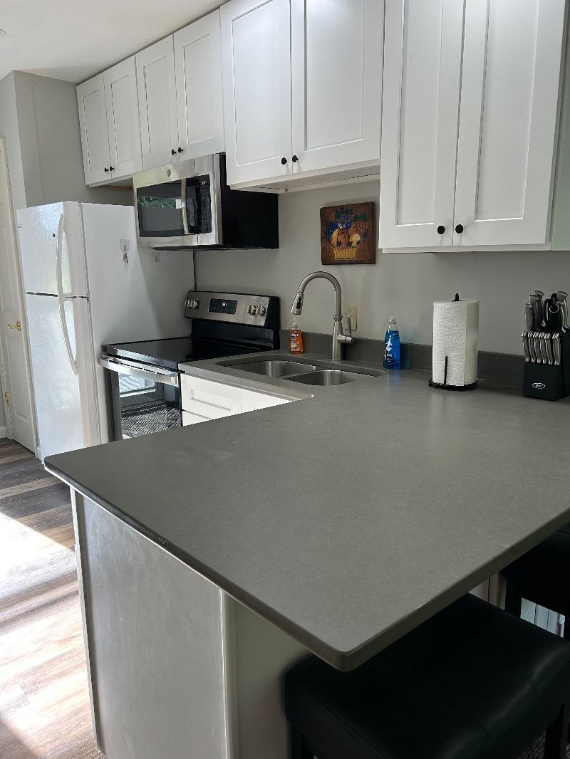 Studio Apt Notch Glen Rentals - Photo 3