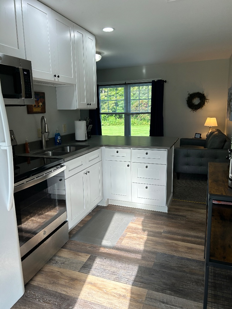 Studio Apt Notch Glen Rentals - Photo 6