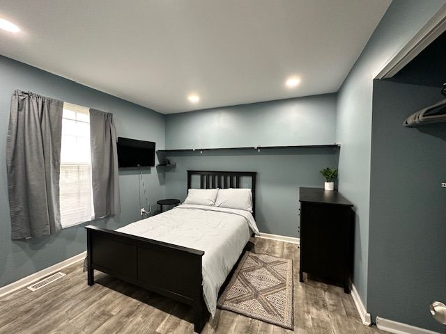 Spacious Room Available in Quiet Riverton - Photo 2
