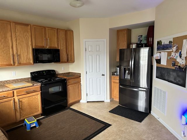 Spacious Room Available in Quiet Riverton - Photo 12