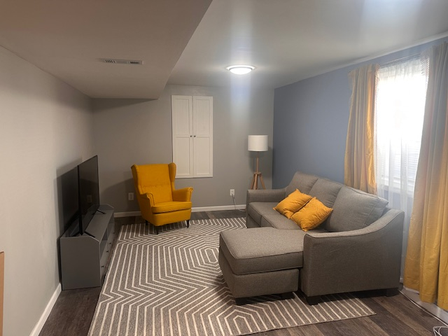 Spacious Room Available in Quiet Riverton - Photo 1