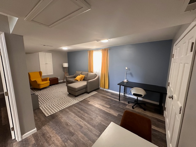 Spacious Room Available in Quiet Riverton - Photo 4