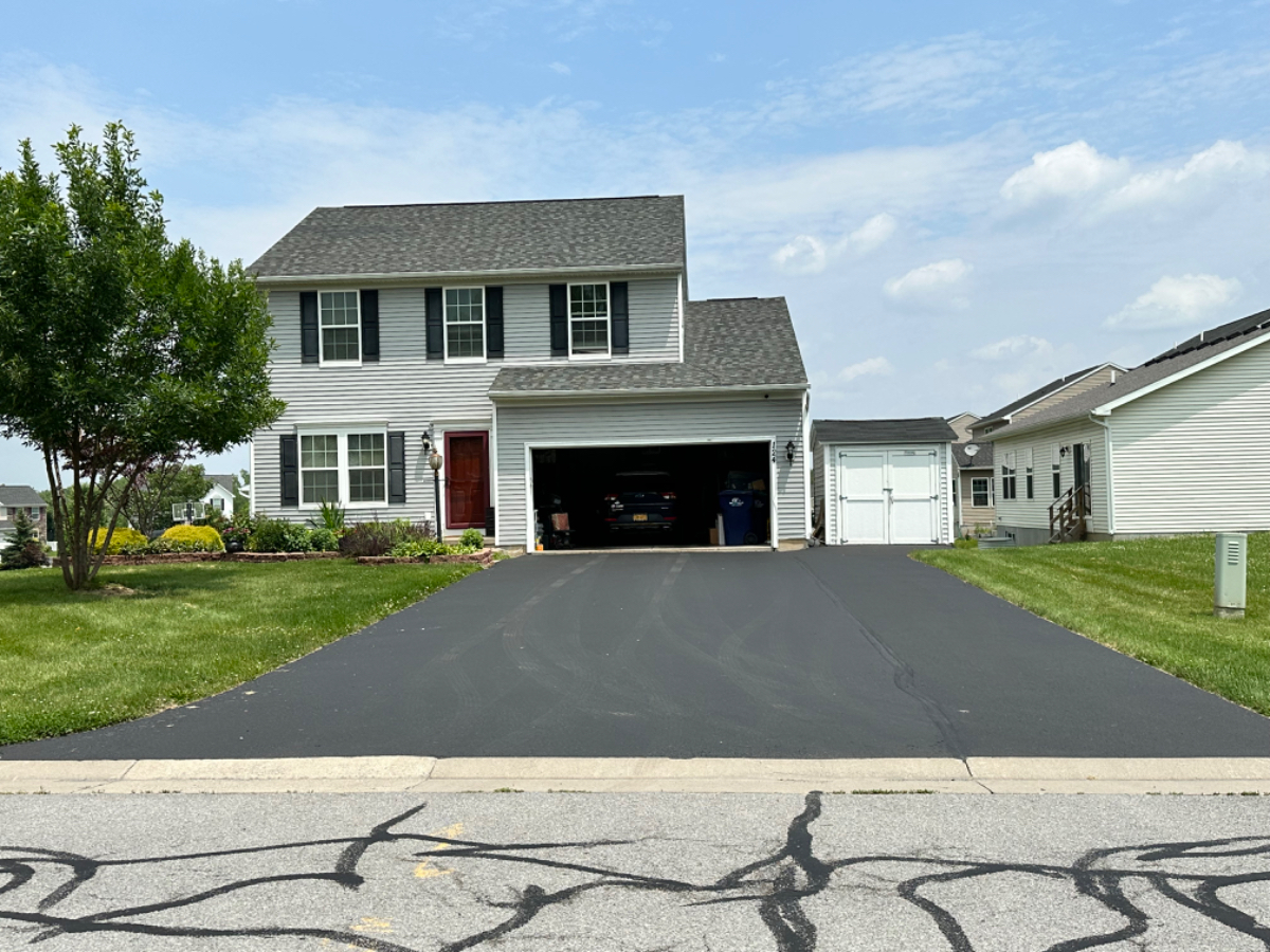 Spacious Room Available in Quiet Riverton - Photo 12