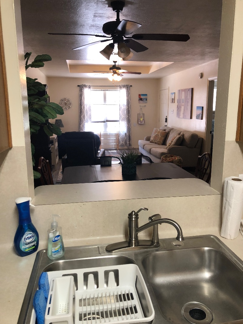 Howdy Casa - 3bedroom/2bath duplex with parking in front - Photo 5