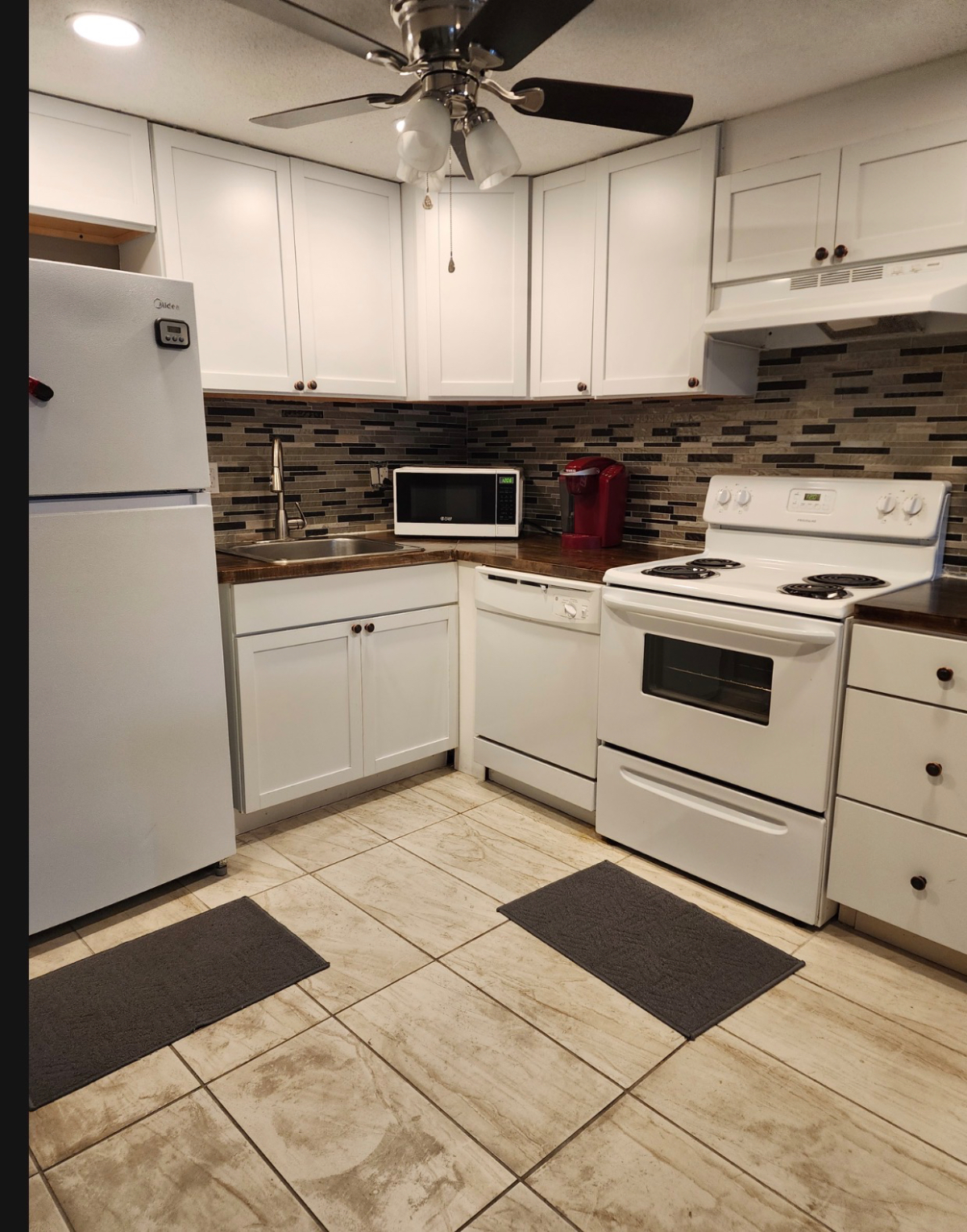 RIVERFRONT CONDO- MINUTES FROM MULTIPLE HOSPITAL SYSTEMS- WALK PATH- CAPITOL - Photo 3