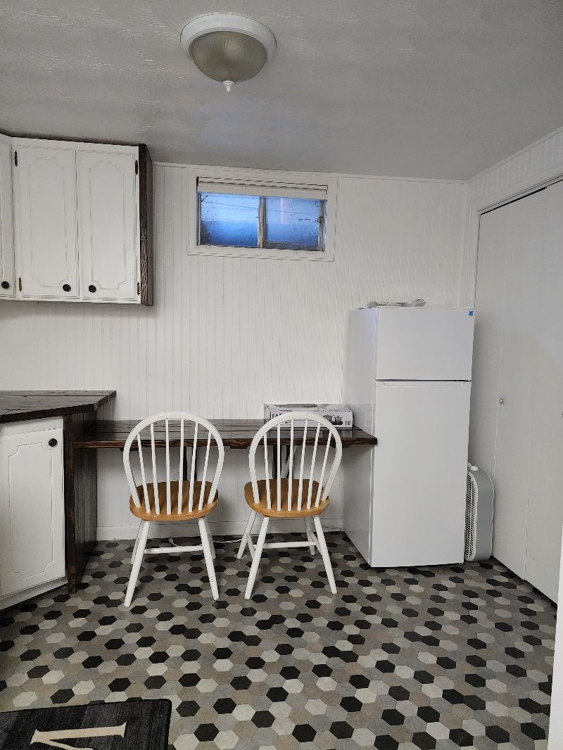Basement Apt - Photo 7
