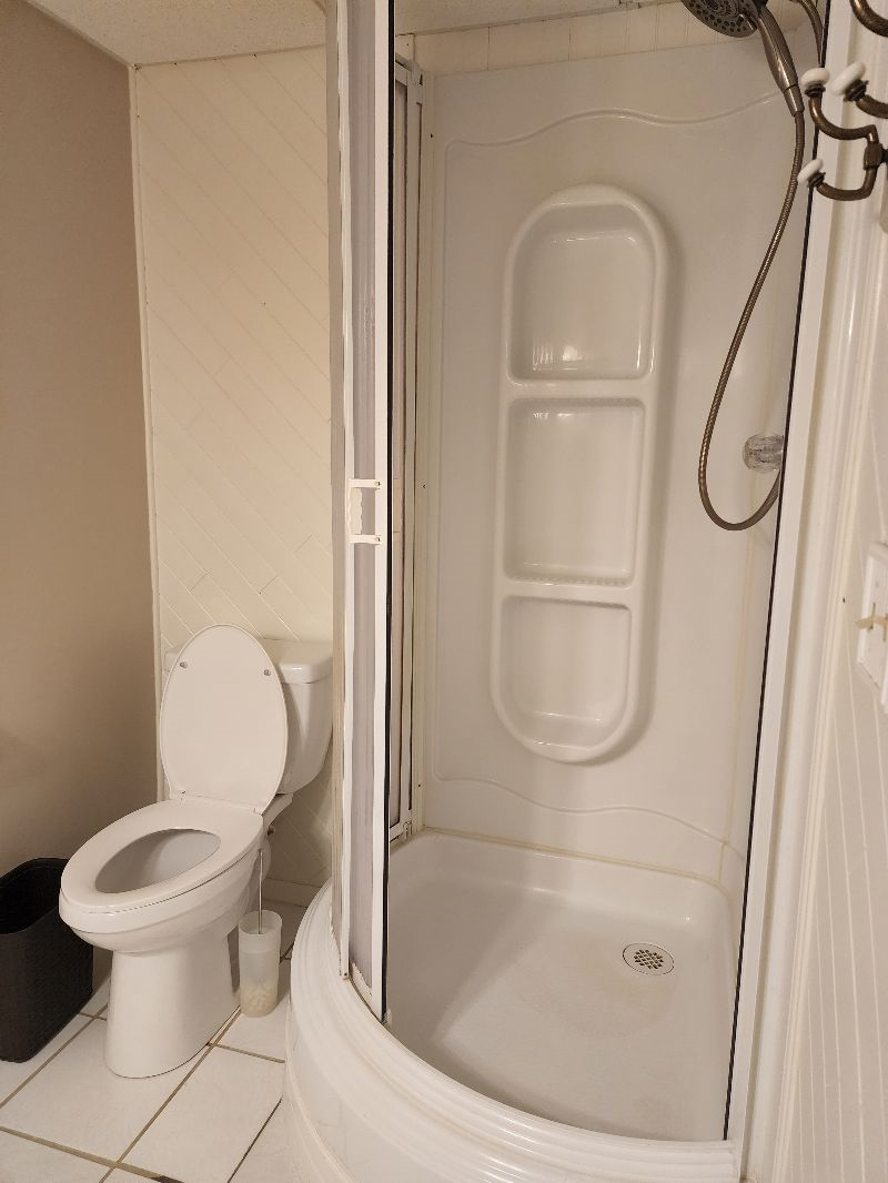 Basement Apt - Photo 9