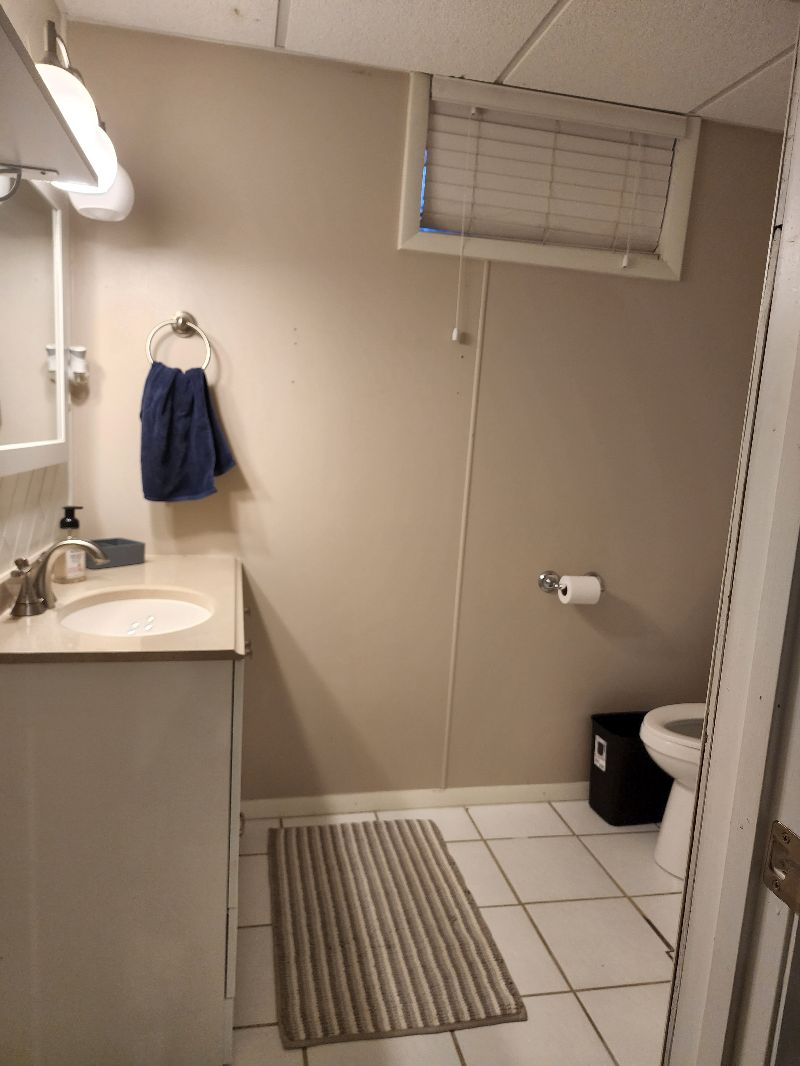 Basement Apt - Photo 12
