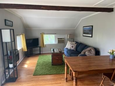 Adorable garage apartment - Photo 1