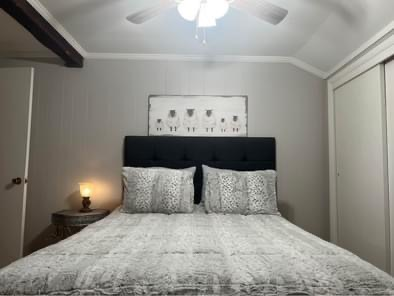 Adorable garage apartment - Photo 8
