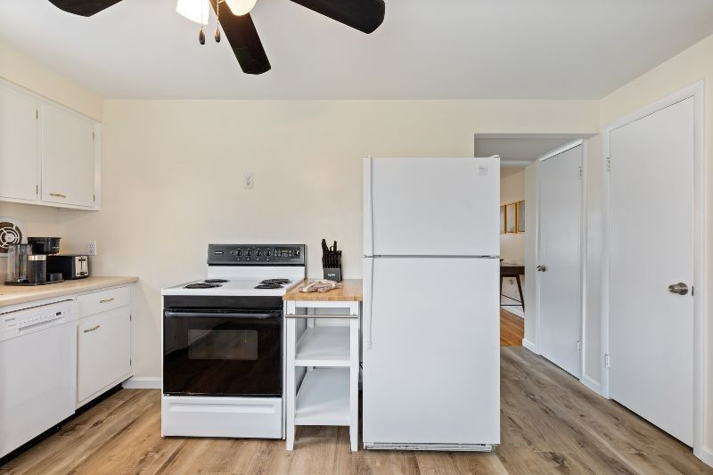 2 Bed 2 Bath Home in Safe Neighborhood - Photo 8
