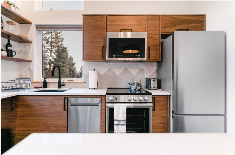 Modern Comfort In Amazing Location - Photo 6