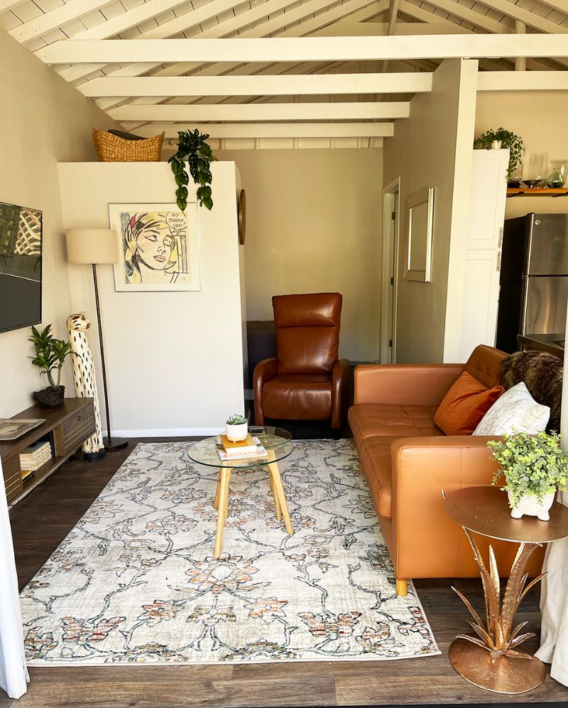 The C&C Guest House- A private, cozy retreat- classic comfort with a mid-century modern flair - Photo 3