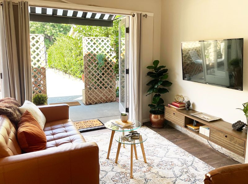 The C&C Guest House- A private, cozy retreat- classic comfort with a mid-century modern flair - Photo 6