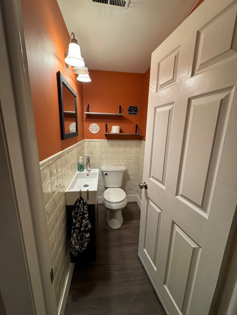 Quiet House with Backyard and Easy Access to Everything - Photo 2