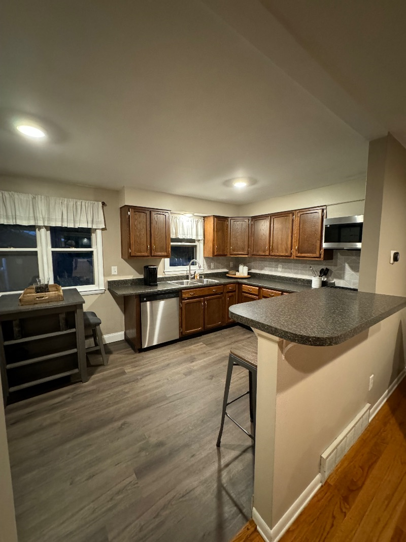 Quiet House with Backyard and Easy Access to Everything - Photo 3