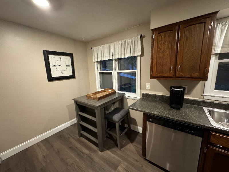Quiet House with  Backyard and Easy Access to Everything - Photo 6