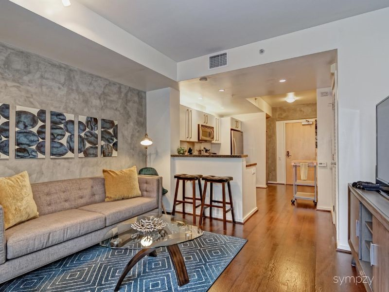 Private Downtown Condo in Trendy East Village - Photo 6