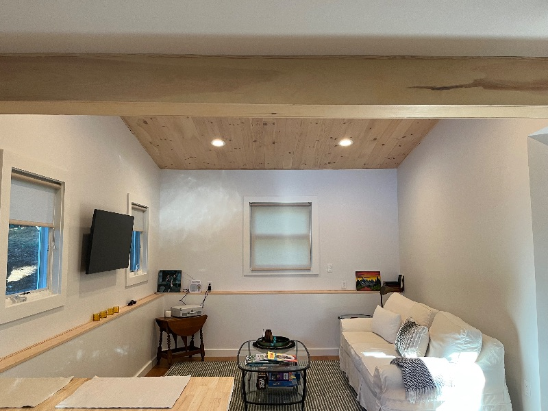 Sweet Freshly Renovated 1 bedroom cottage - Photo 6