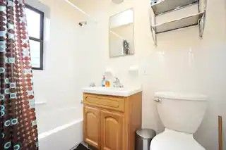 Prime Studio Apartment in the Heart of Manhattan - Photo 7