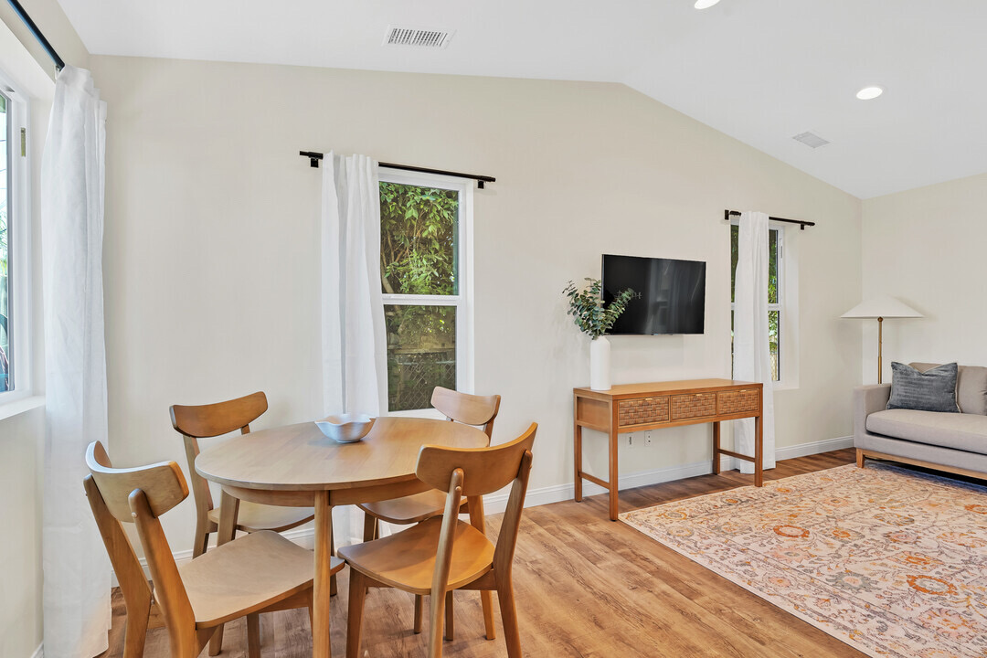 Cozy ADU in Quiet Neighborhood - Photo 5