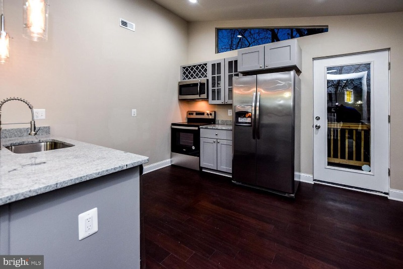 Capital Comfort Condo - Photo 2