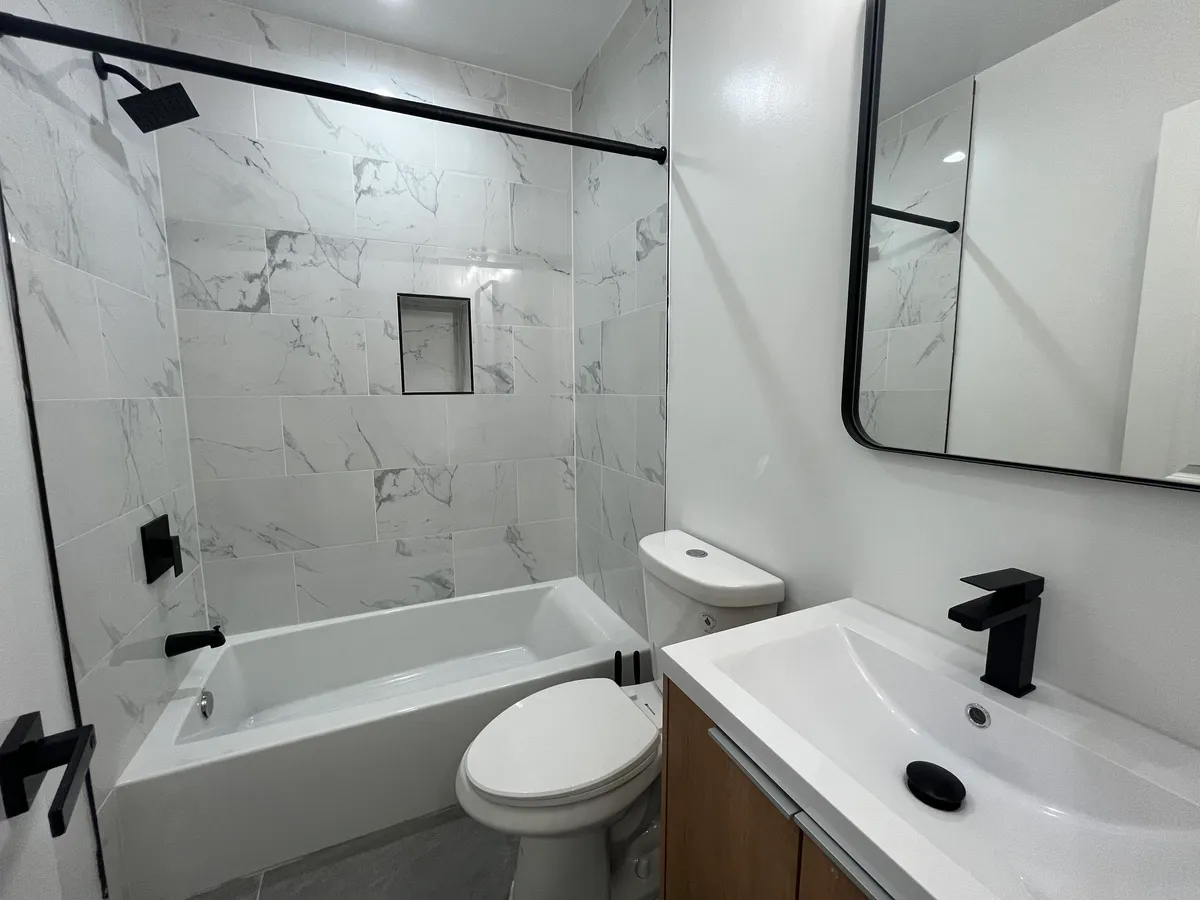 Newly Renovated 3BD Unit - Photo 12