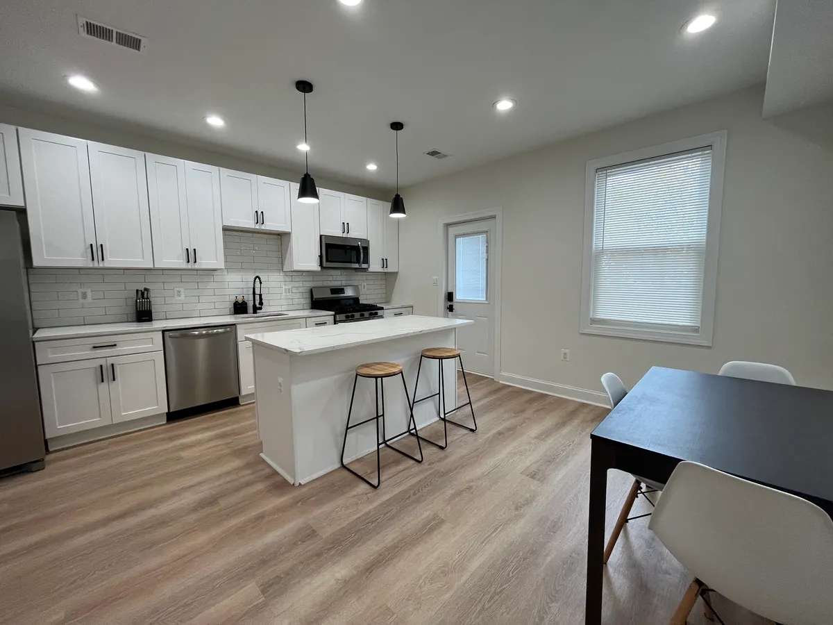 Newly Renovated 3BD Unit - Photo 7