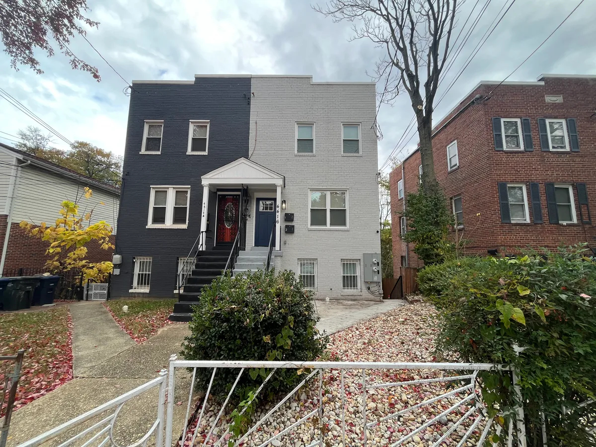 Newly Renovated 3BD Unit - Photo 1