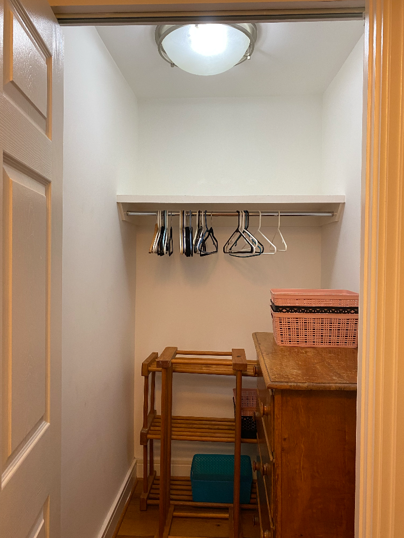 Lovingly furnished apartment with park view fr balcony near Metro in building with full amenities - Photo 6