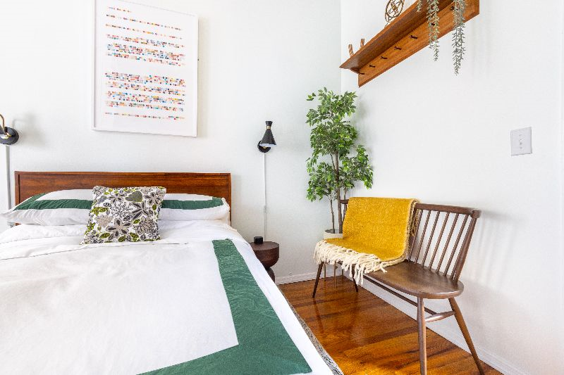 High end room by Industry City steps from express subway - Photo 5