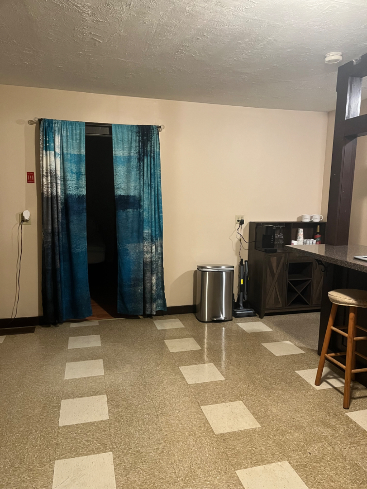 Studio Apartment centrally located between 3 hospitals - Photo 5