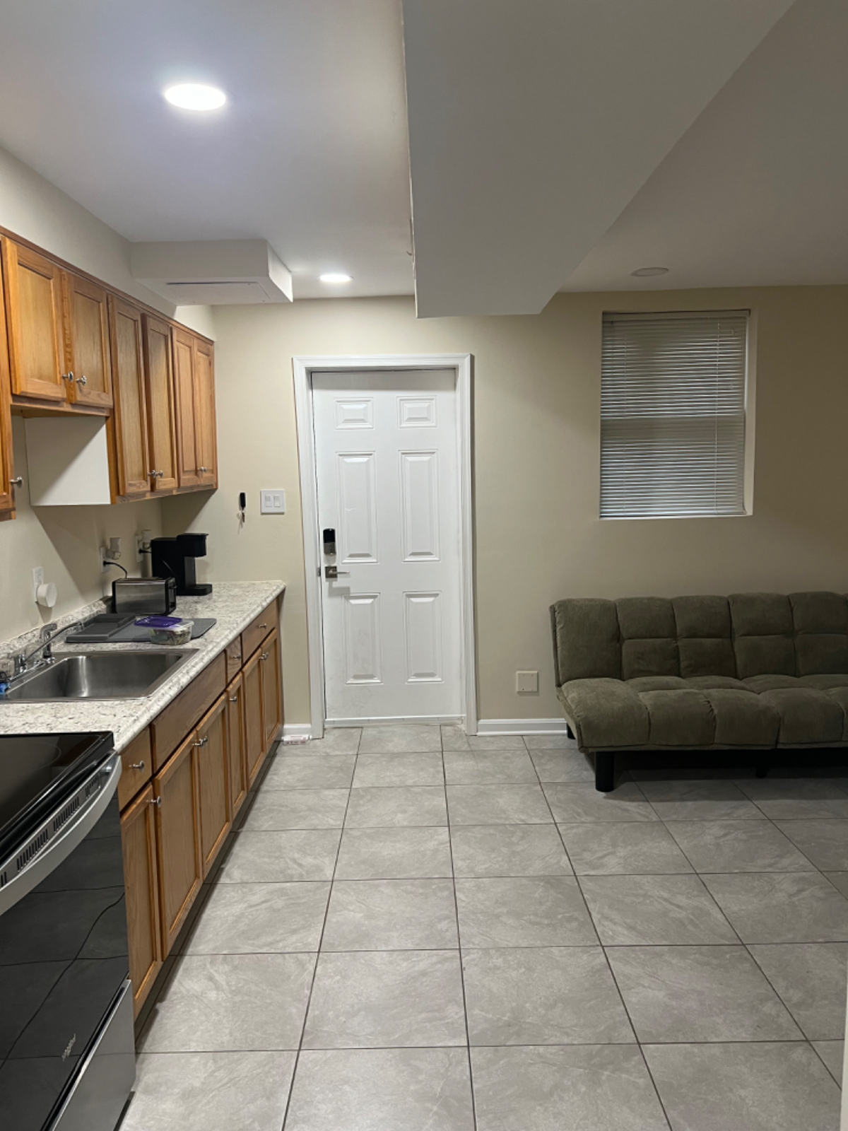 Private Basement Studio Apt in Congress Heights with Parking - Photo 5