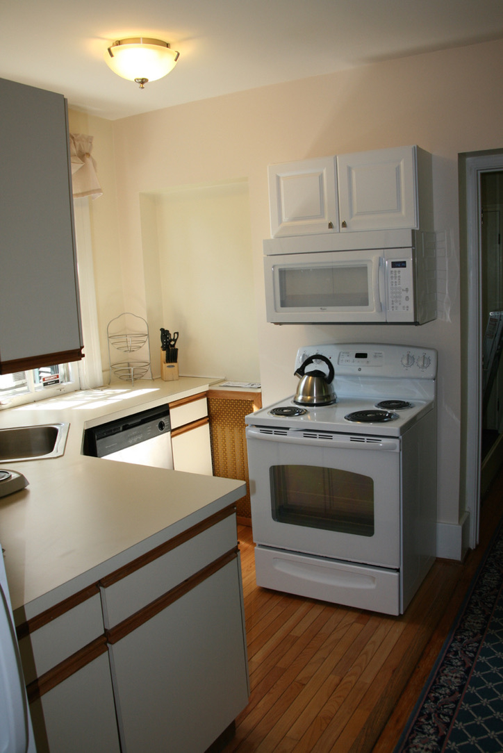 Magnificent 1BD Apt#5 on 3rd Floor in 1906 Mansion - Photo 9