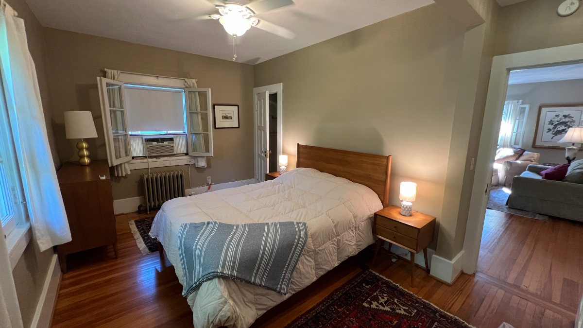 Magnificent 1BD Apt#5 on 3rd Floor in 1906 Mansion - Photo 2