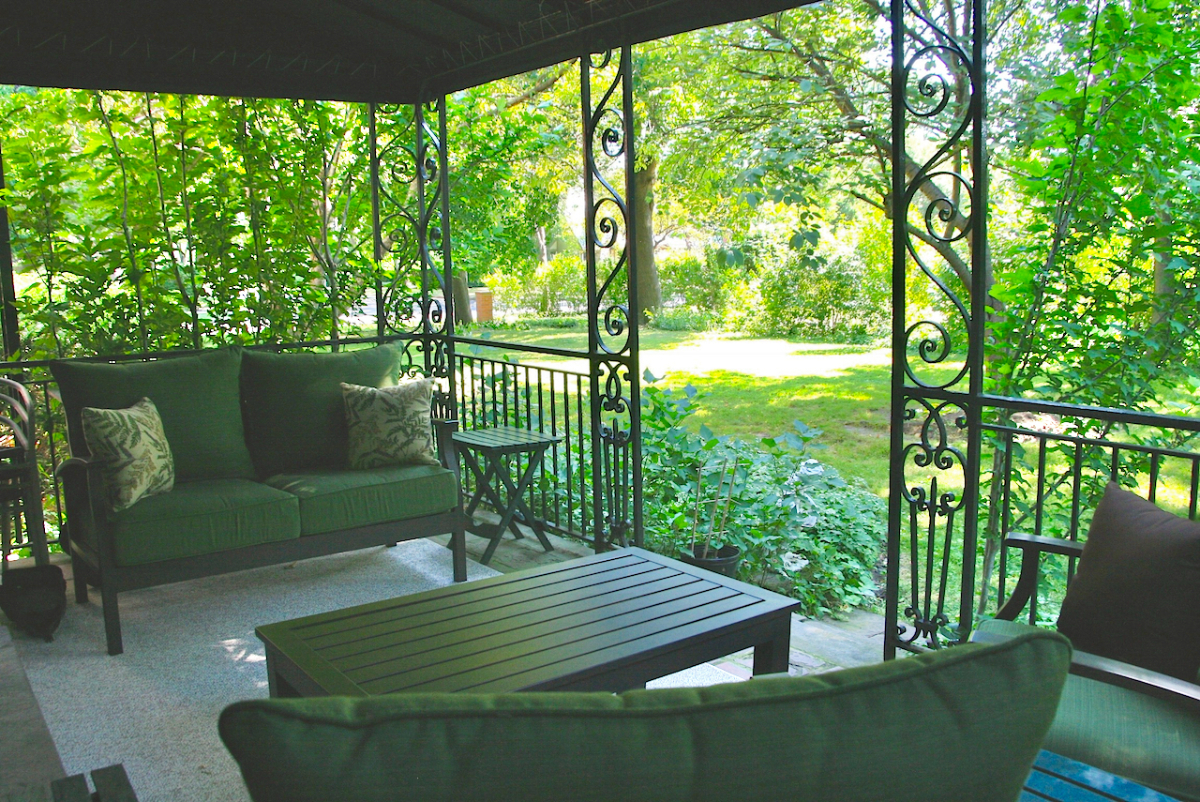 Magnificent 1BD Apt#5 on 3rd Floor in 1906 Mansion - Photo 9
