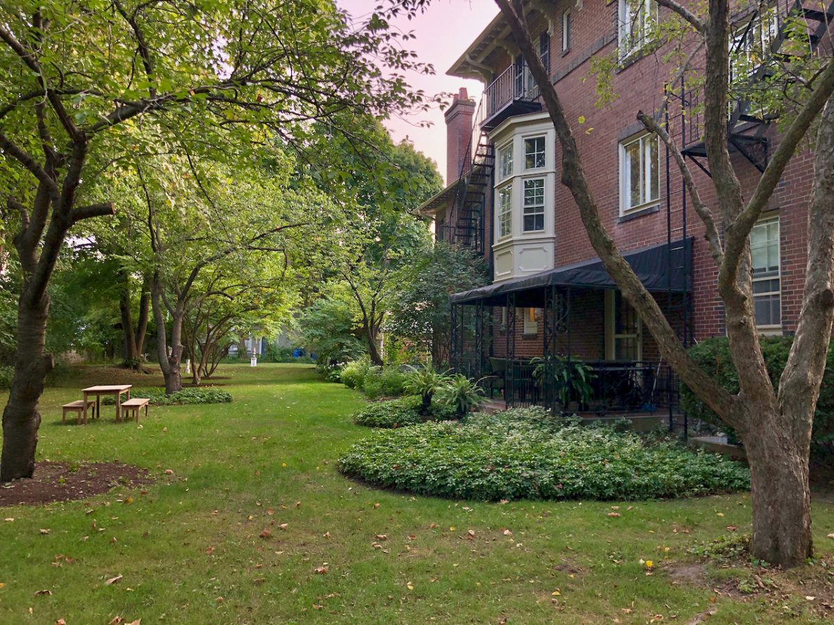 Magnificent 1BD Apt#5 on 3rd Floor in 1906 Mansion - Photo 7