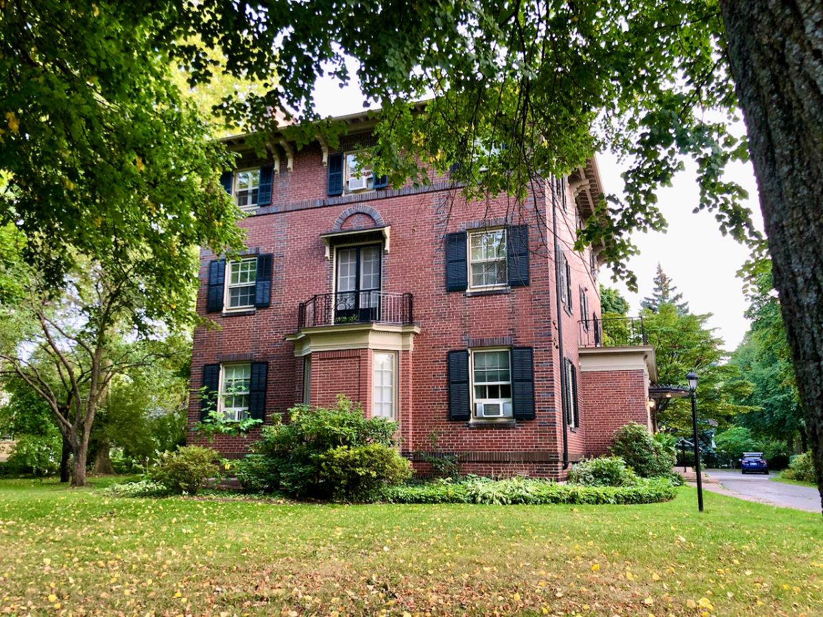 Magnificent 1BD Apt#5 on 3rd Floor in 1906 Mansion - Photo 6
