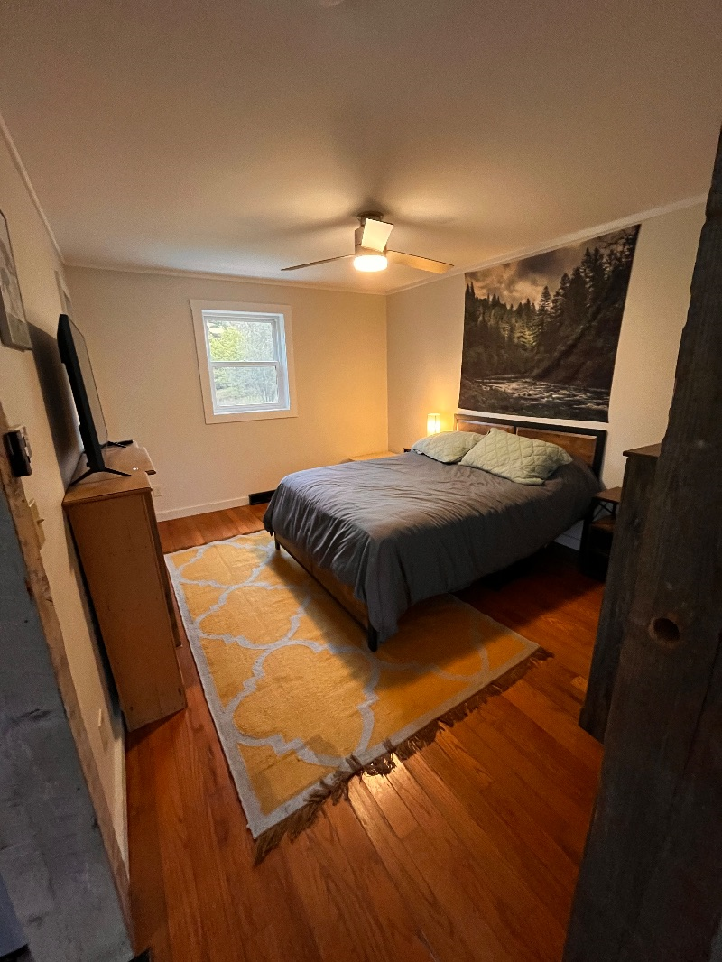 Recently Renovated 1BR near Copley Hospital - Photo 12